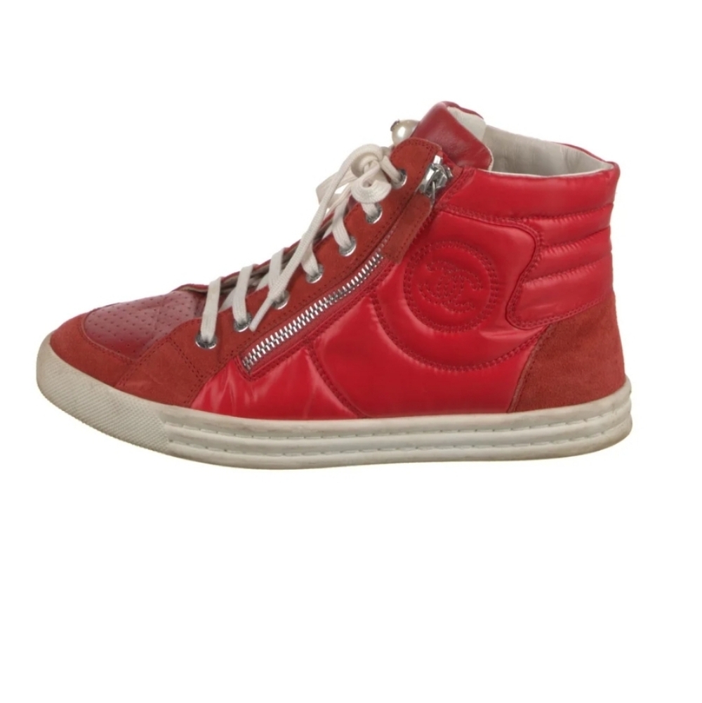 Chanel Authentic Interlocking Cc Leather Sneakers… - image 2